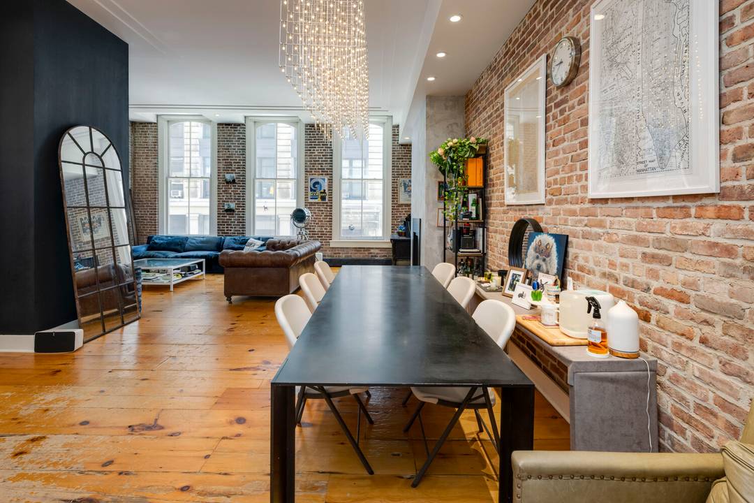 Welcome home to this sprawling, expansive 2, 000 square foot loft in the heart of Tribeca !
