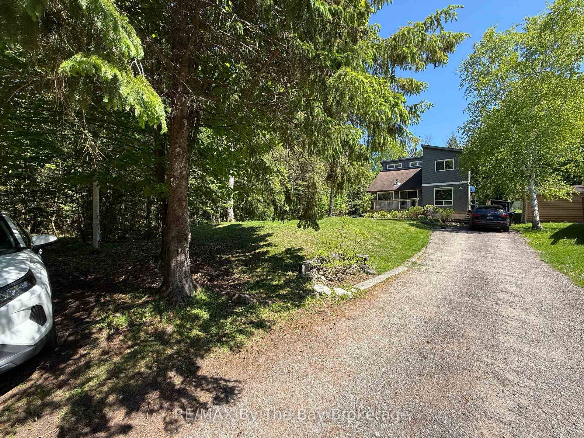 Welcome to 71 Grandview Road in Port McNicoll.