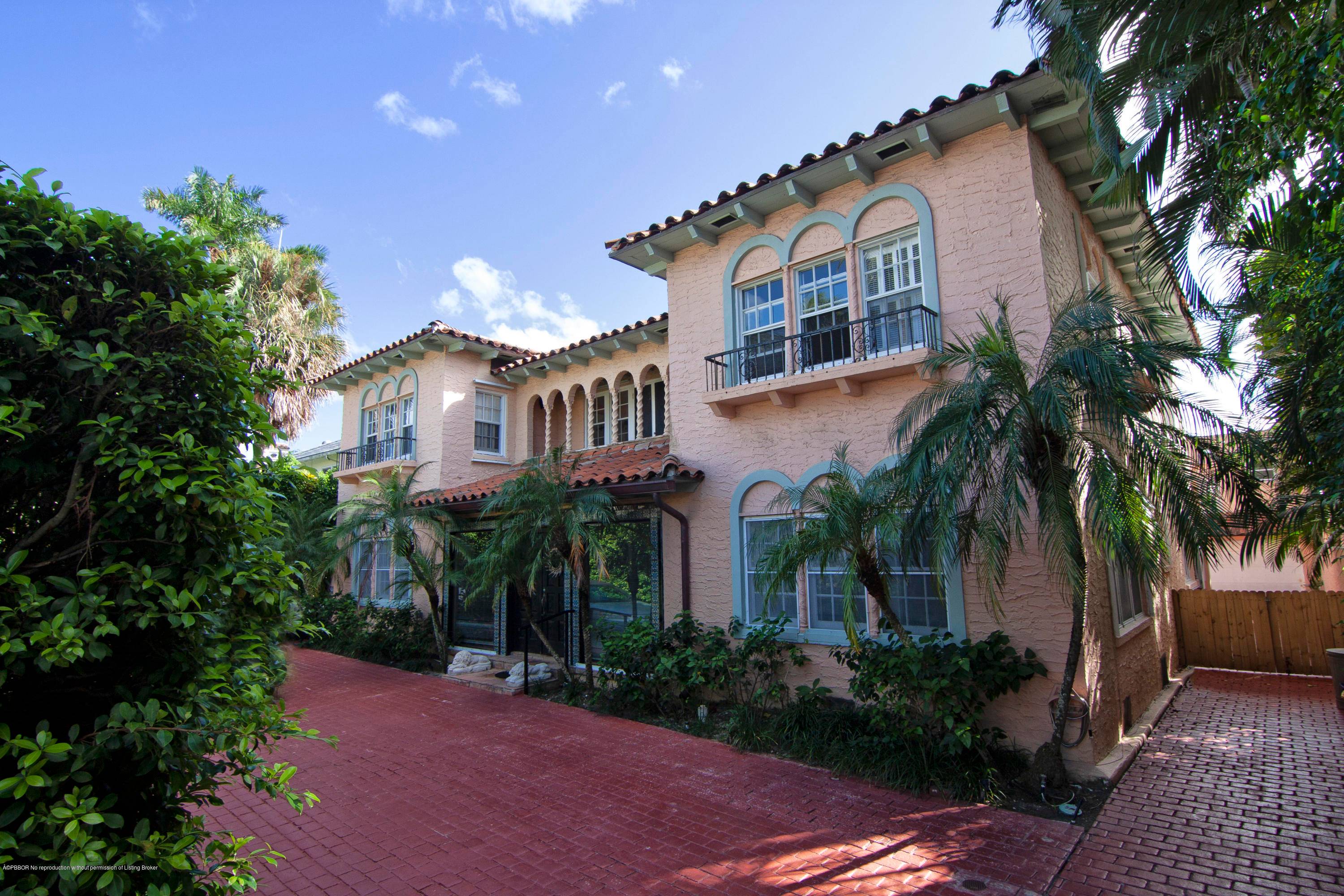 Charming Sea Street home, with 4 bedrooms, 4.