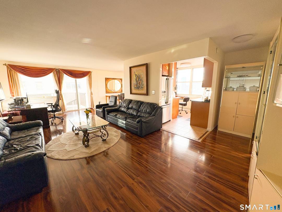 Bright Sun filled 3BR 3BTH, Corner unit in desirable Down Town Stamford high rise Building.