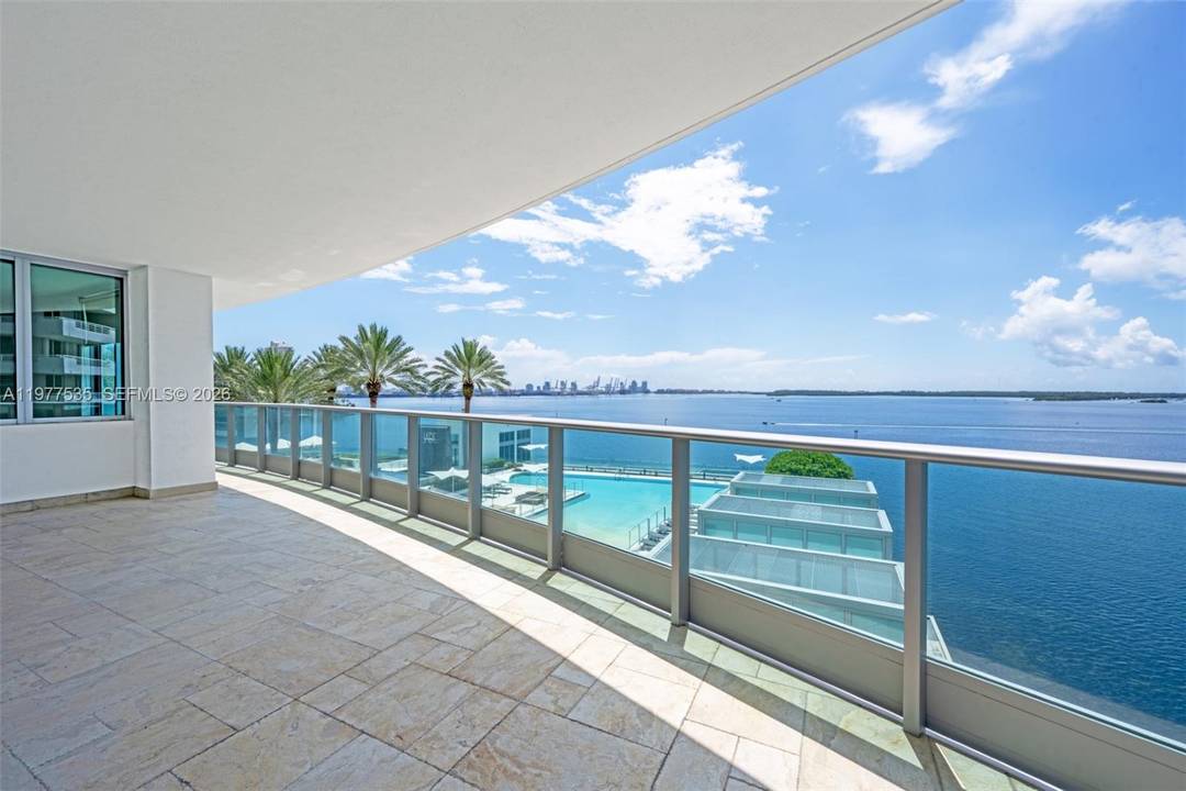 Breathtaking bay views in this spacious 2 bed 2 and half bath.
