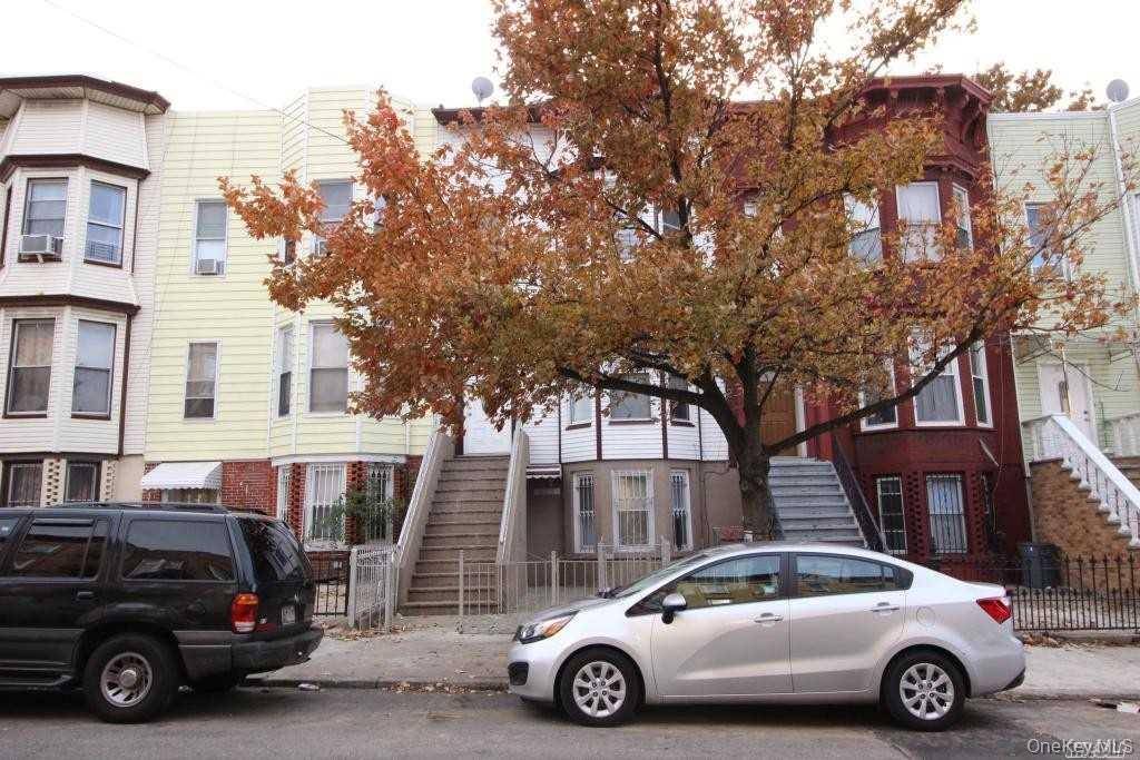 Beautiful House Location At Sunset Park.