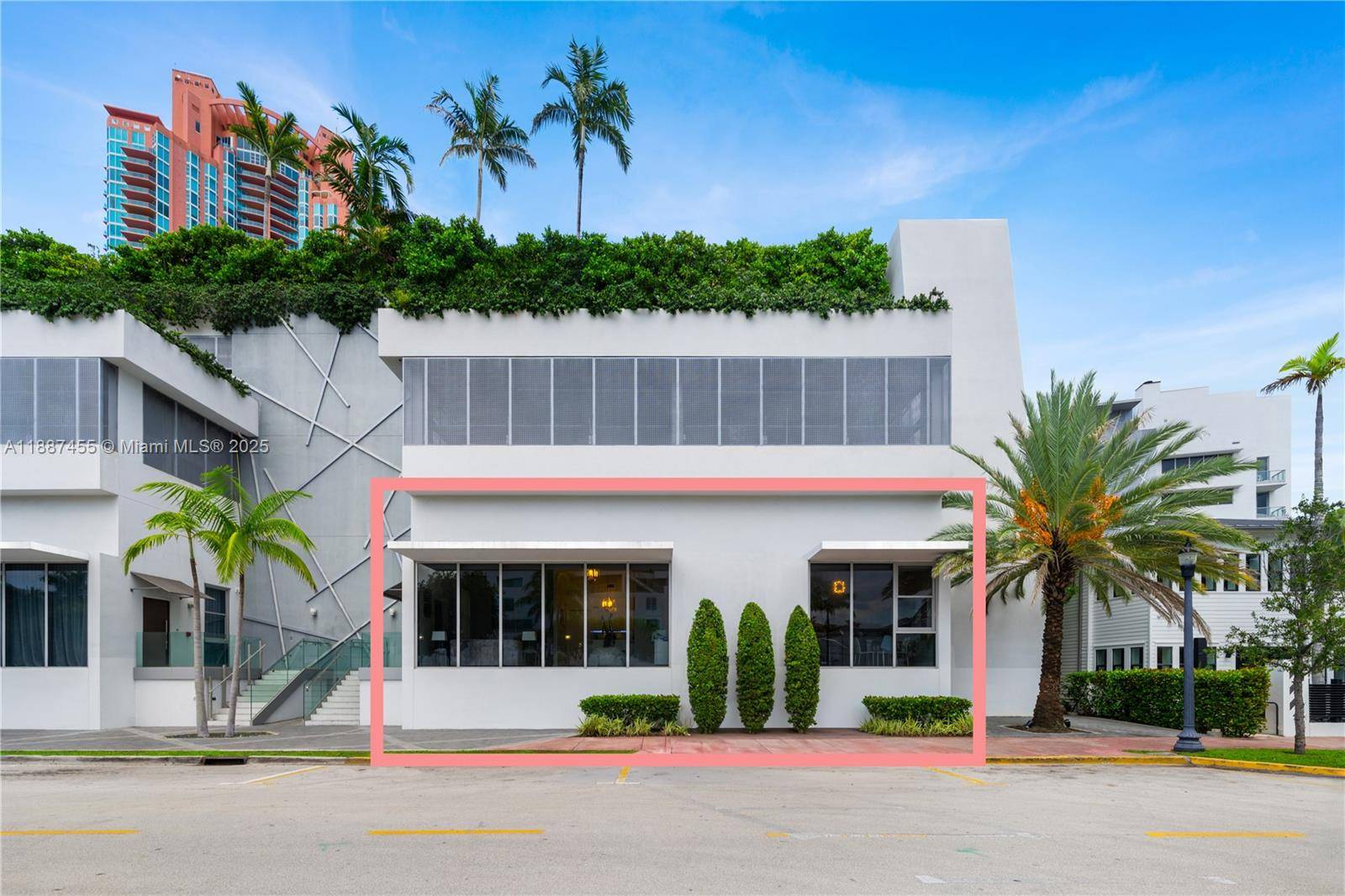 ENJOY THE SOUTH OF 5TH LIFESTYLE AT MAREA SOUTH BEACH WITH THIS LIVE, WORK amp ; PLAY GROUND FLOOR LOFT WITH SOARING 13 FEET CEILINGS !