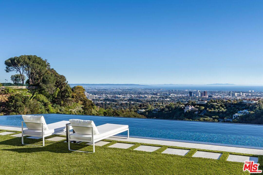 1033   Somera Rd Bel Air LA