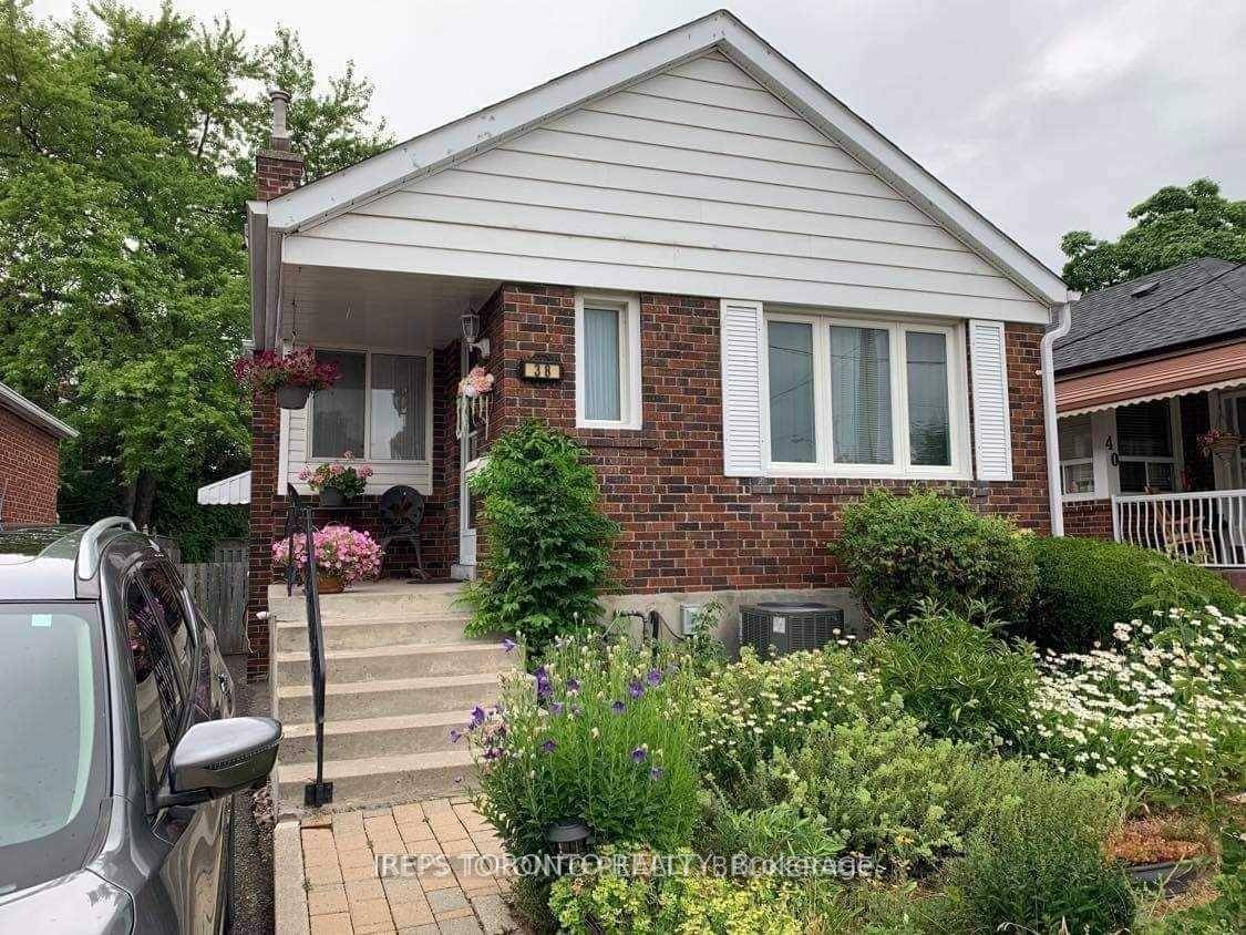 Check Out This Beautiful And Spacious Detached Home !