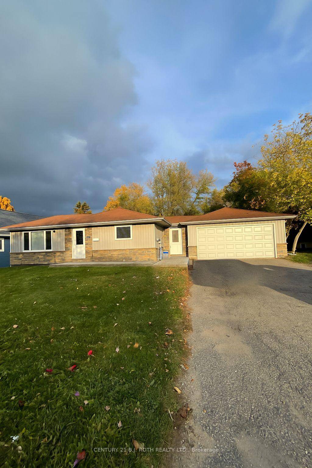 Welcome to this bright and spacious 2 bedroom basement apartment, offering a private entrance and a well designed layout for comfortable living.