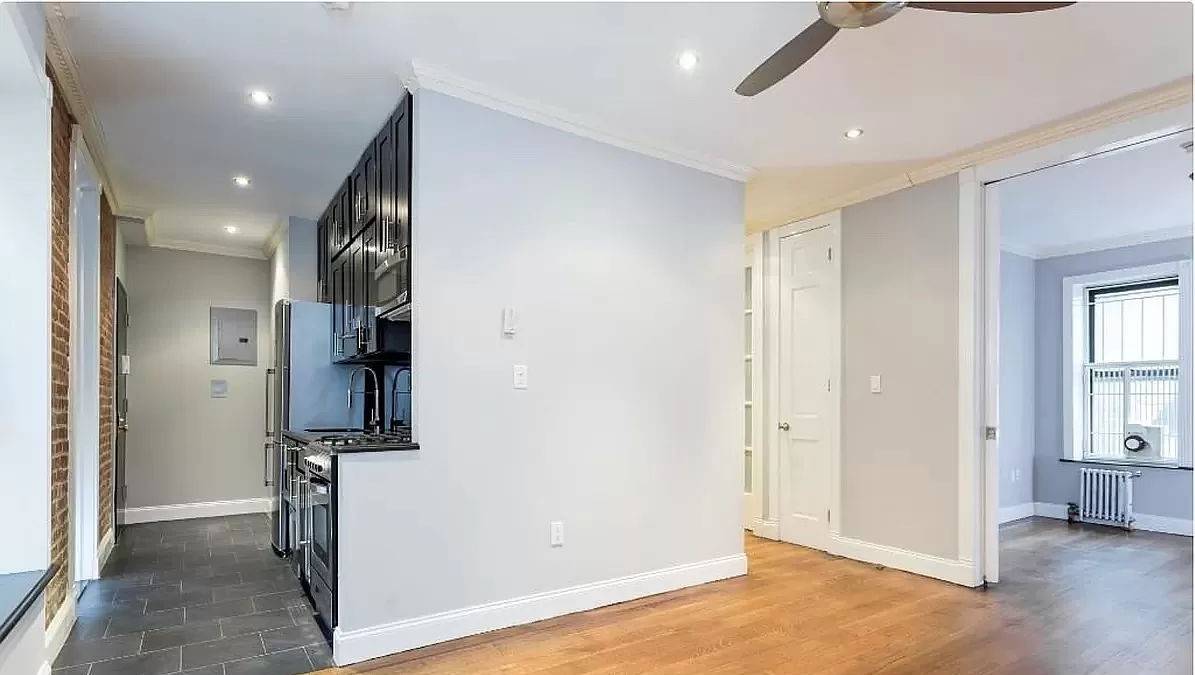 Large and Sunny 4 bedroom 2 bath in an ELEVATOR BUILDING !