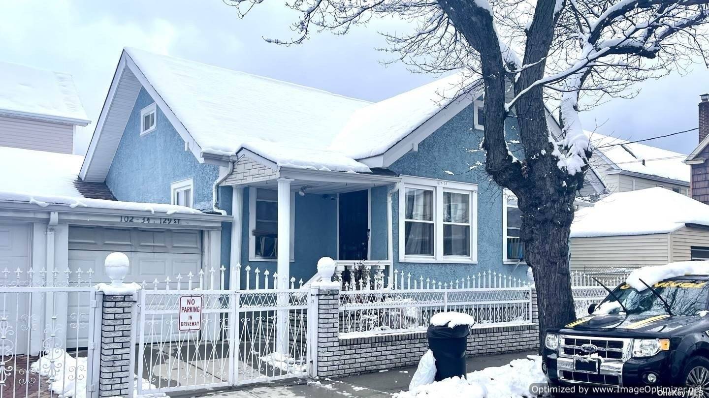 Introducing a fantastic opportunity to own a charming Ranch Style One Family home nestled in the coveted neighborhood of Richmond Hill South.