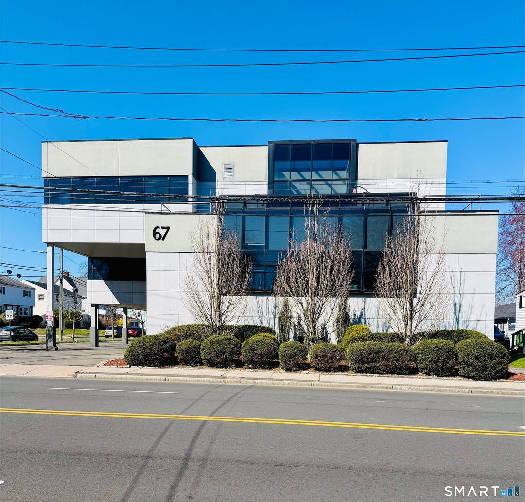 Positioned on the Hartford West Hartford line, 67 Prospect Avenue offers a rare opportunity to acquire a 20, 000 square foot Class B office asset in one of Central Connecticut's ...