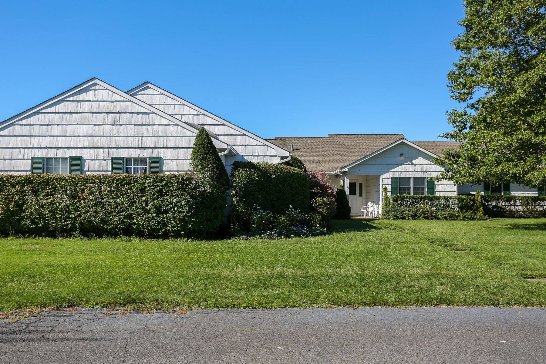 146 St. Andrews Cir, Southampton