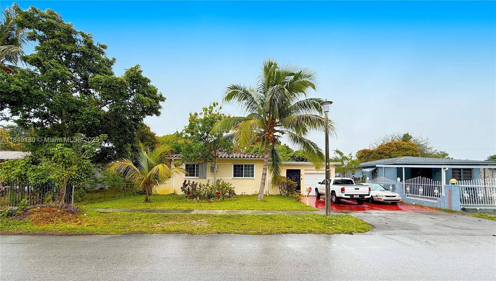 Spacious SFH 3bd 2bath in the heart of Miami with easy access to I95, Downtown, Beaches etc.
