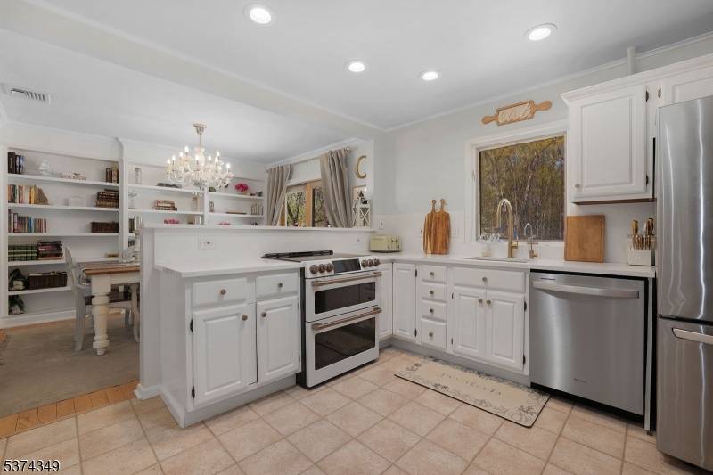 Don't miss this meticulously maintained 3 Bedroom, 2 bath home tucked away on a cul de sac in desirable Fairfield, NJ.
