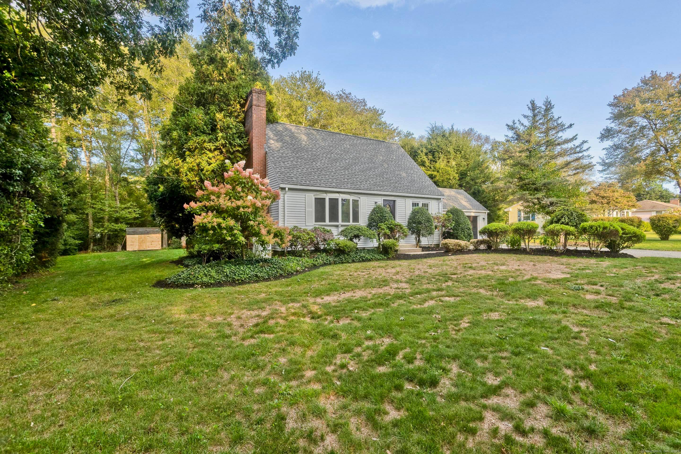 Welcome to this well maintained property located in the quiet town of Thompson, CT.