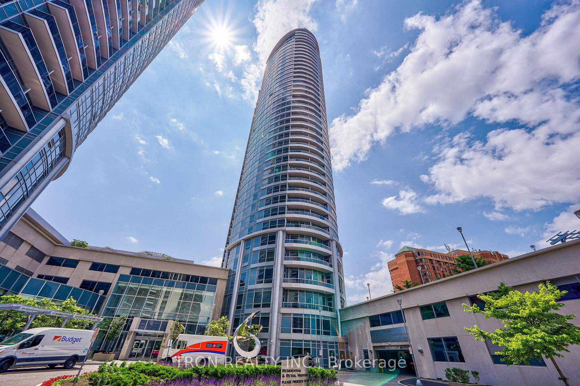 Bright amp ; Spacious One Bedroom Den.