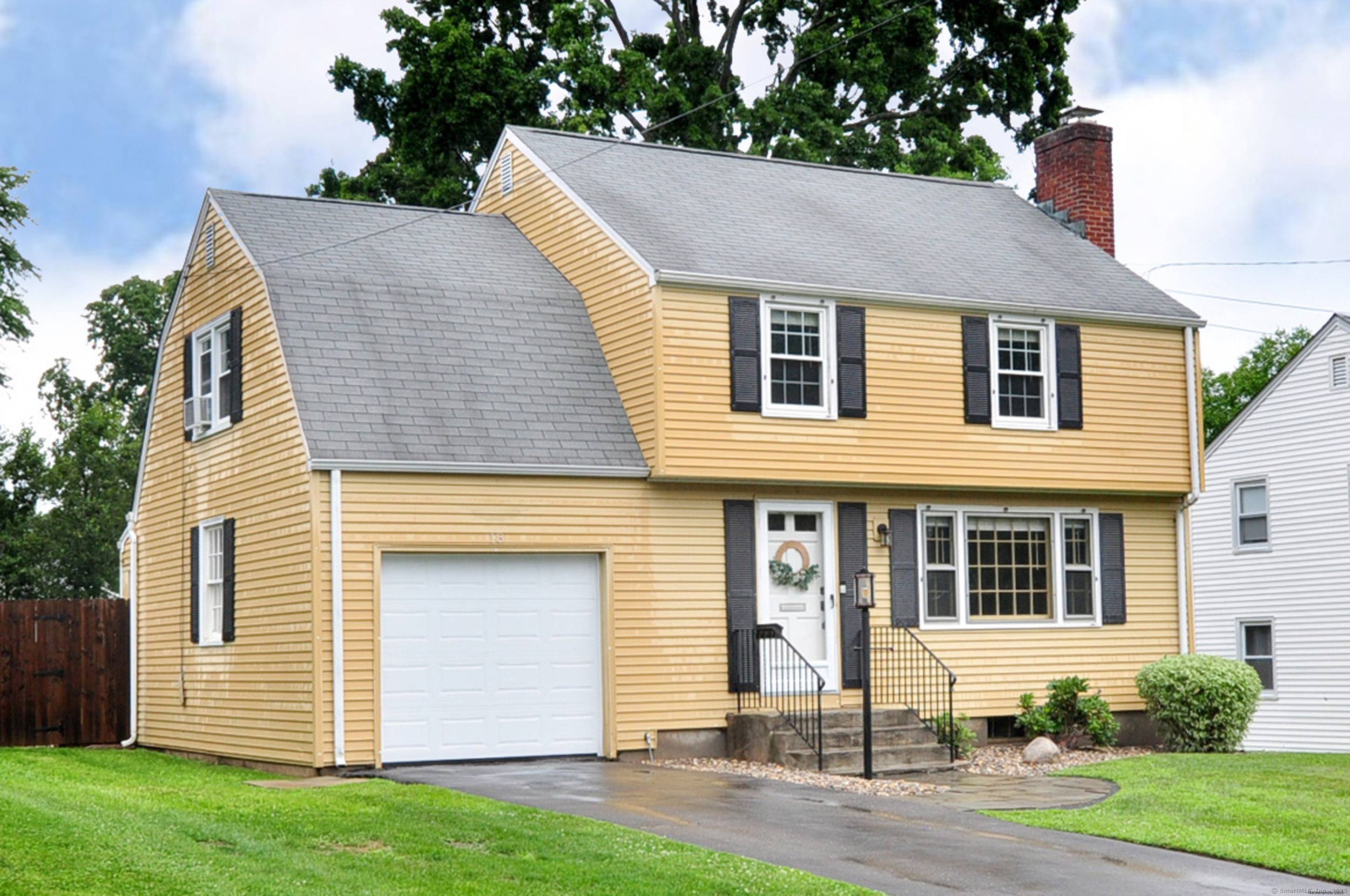 Move in with summer left to spare, welcome home to 18 Greystone Road !