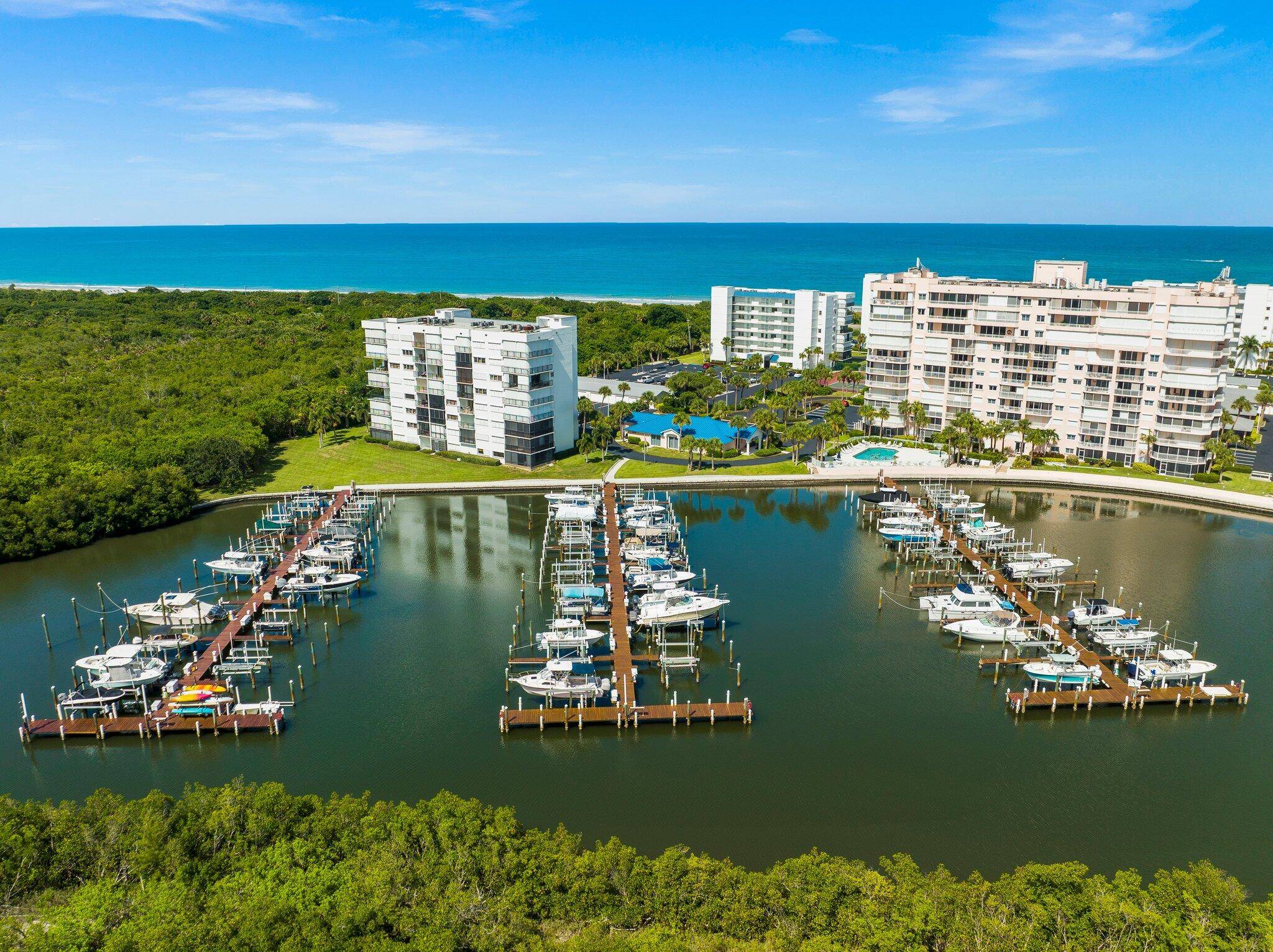 Beautiful 2 bedroom 2 bathroom unit that has beencompletely upgraded to please the most demandingbuyer.