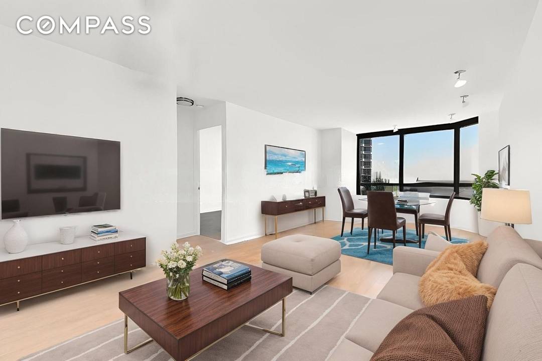 Gorgeous 1 bed 1 bath with direct East River views !