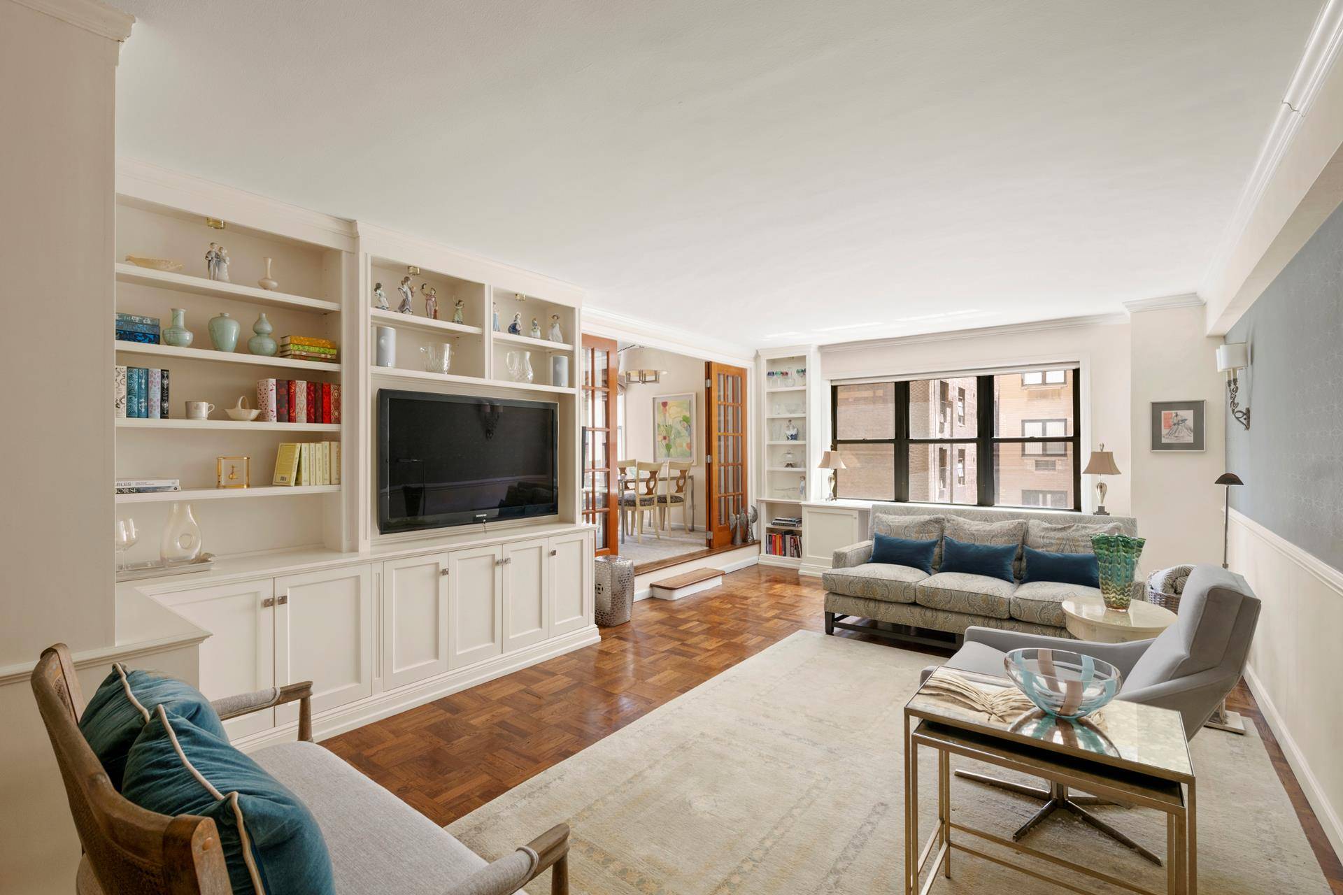 Bright amp ; Spacious Convertible 2 Bedroom at Marlo Towers !