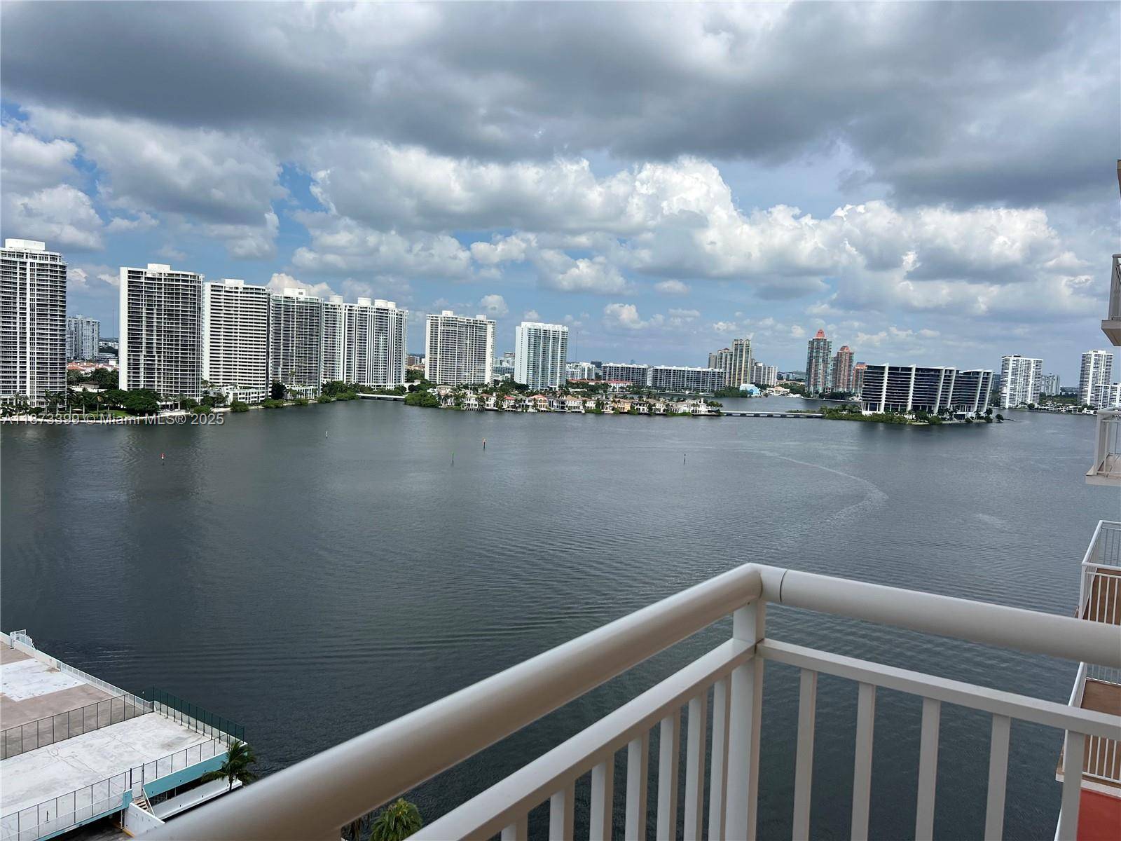 Spacious 2 bedroom, 2 bathroom corner apartment on the 19th floor with stunning intracoastal water views.