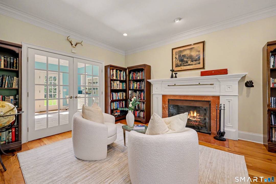 Private Luxury Meets Modern Sophistication in Redding !