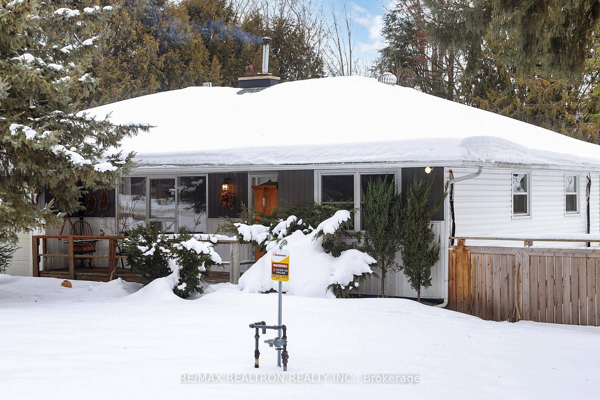 Charming, Well Maintained Home Just Steps from the Beach amp ; close to Yonge !