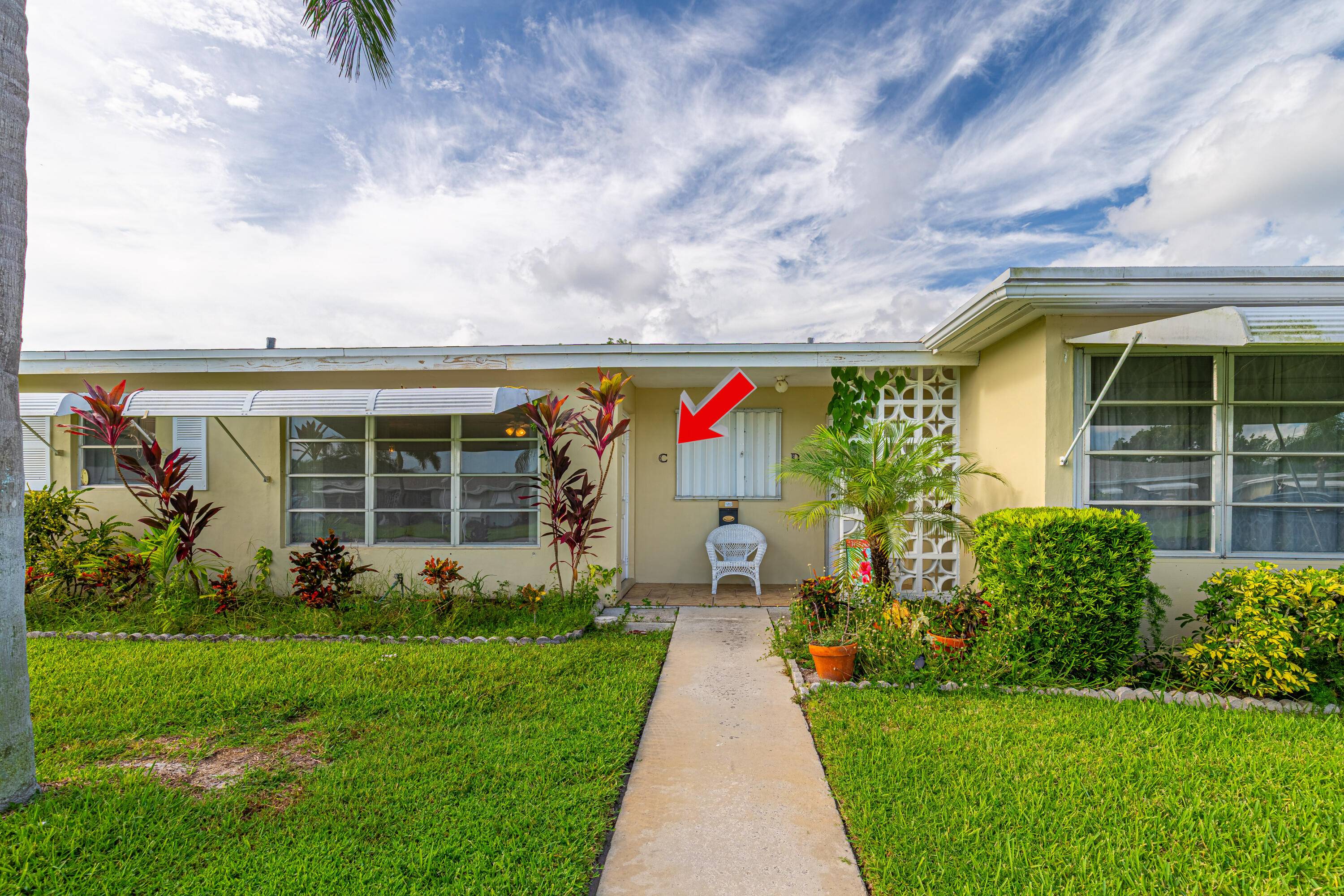 Peaceful 1 Bedroom 1. 5 Bath Villa in the 55 community of High Point of Delray in Delray Beach.