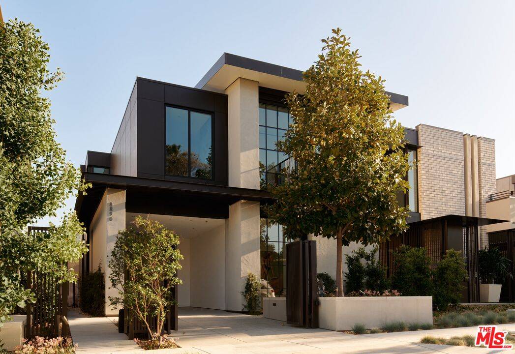 8890 Rosewood Ave 4BR Beverly Grove La