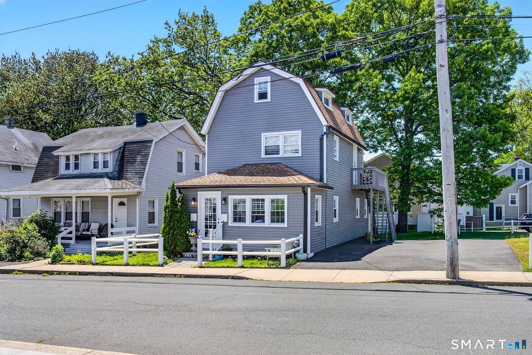 NO FLOOD INSURANCE required in this beautifully renovated 2f home just one short block to Walnut beach.