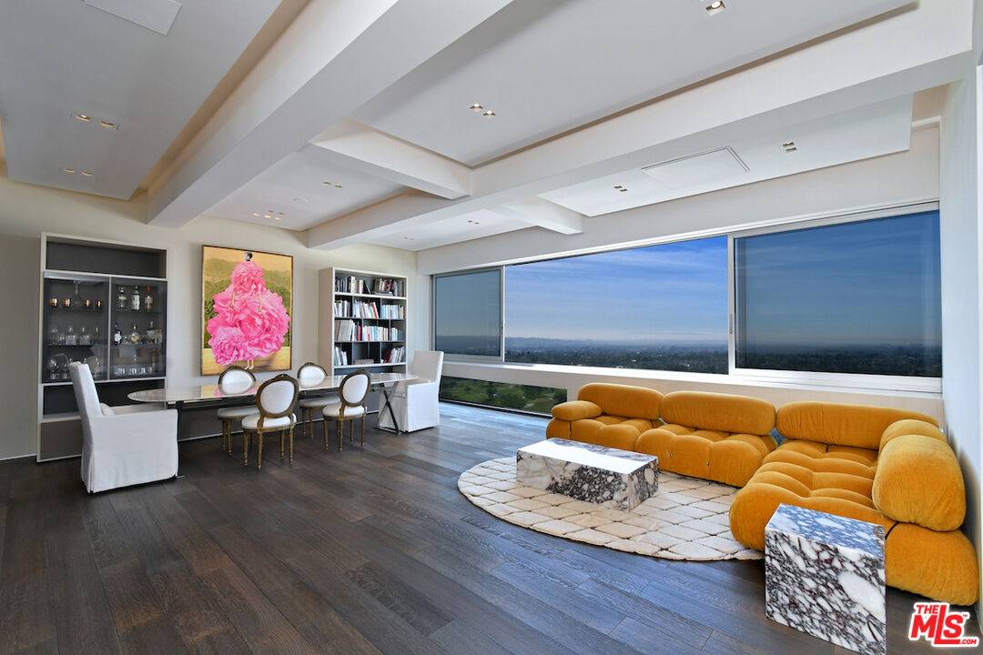 2220 Avenue Of The Stars 1BR Beverlywood La