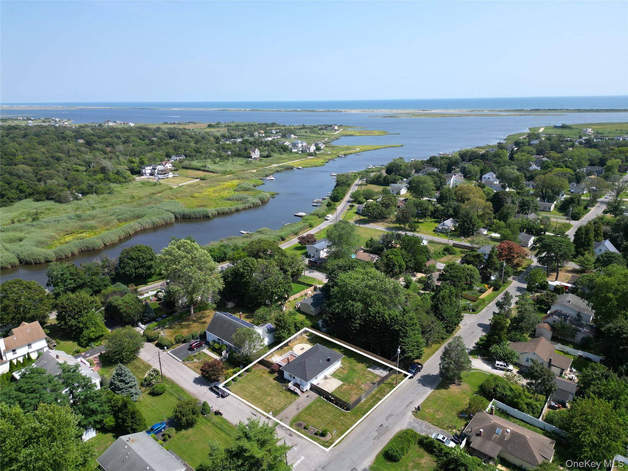 Coastal Charm fully Renovated !