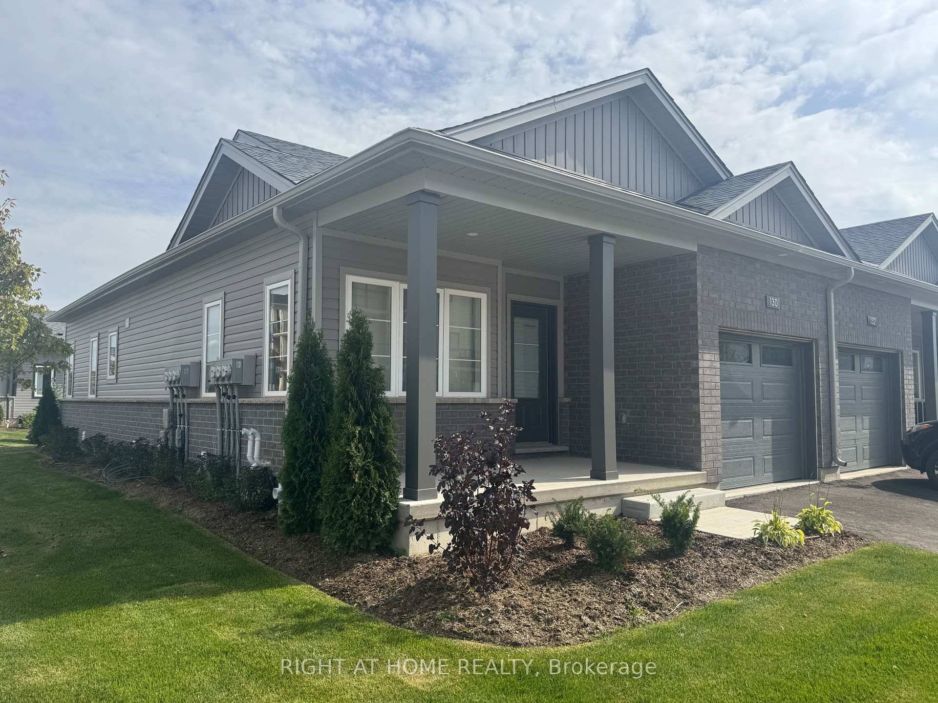 End Unit Detached Bungalow Welcome to Poet amp ; Perth, a newly built townhouse community by Reids Heritage Homes in Stratford.