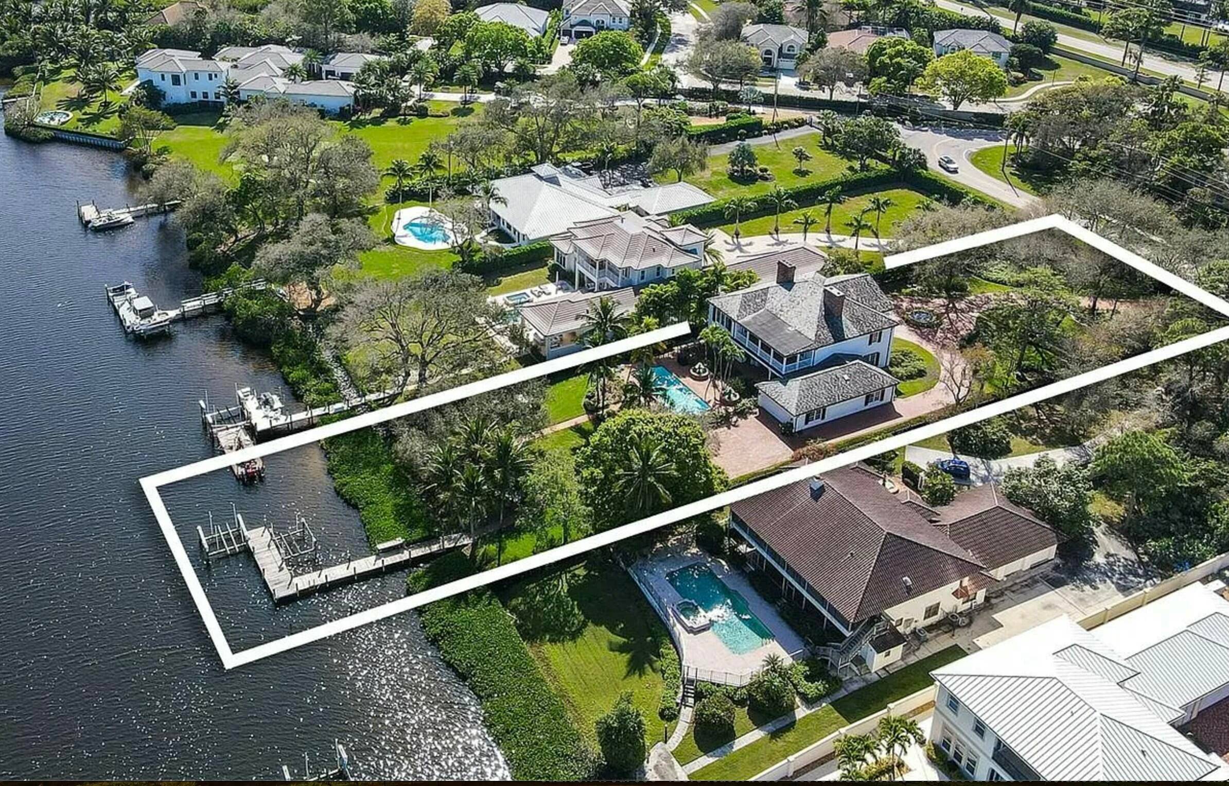 Welcome to GEORGIA OAKS, an extraordinary Georgian style plantation estate that masterfully combines timeless elegance with modern luxury.