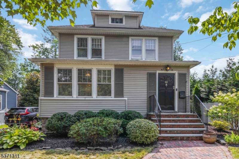 Discover a charming 4 bedroom, 2 bath Colonial in the heart of Chatham Borough.