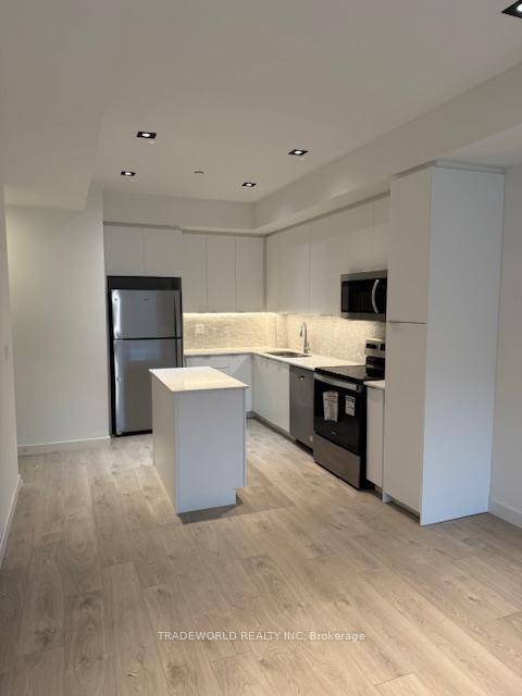 Large 3 bedroom Plus Den Upgraded Interior Corner Unit Available For Immediate Occupancy New Community At Steeles amp ; Hurontario Walk To Sheridan College Shoppers World Gateway Terminal Car Parking ...