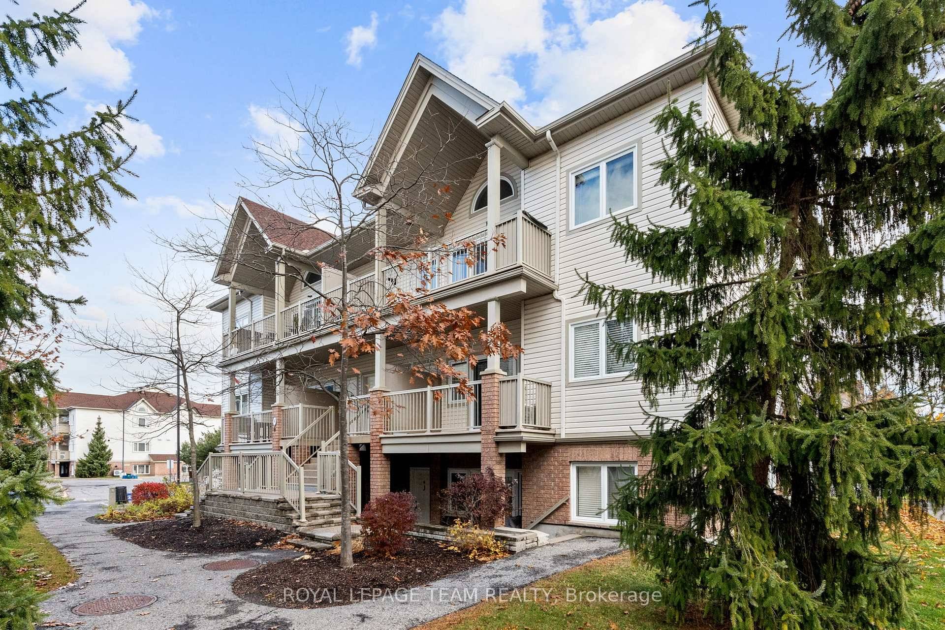 This stylish two bedroom, one bathroom upper unit condominium is ideally located within moments of parks, shopping, restaurants, recreation, schools, and public transit, offering a connected and convenient lifestyle.