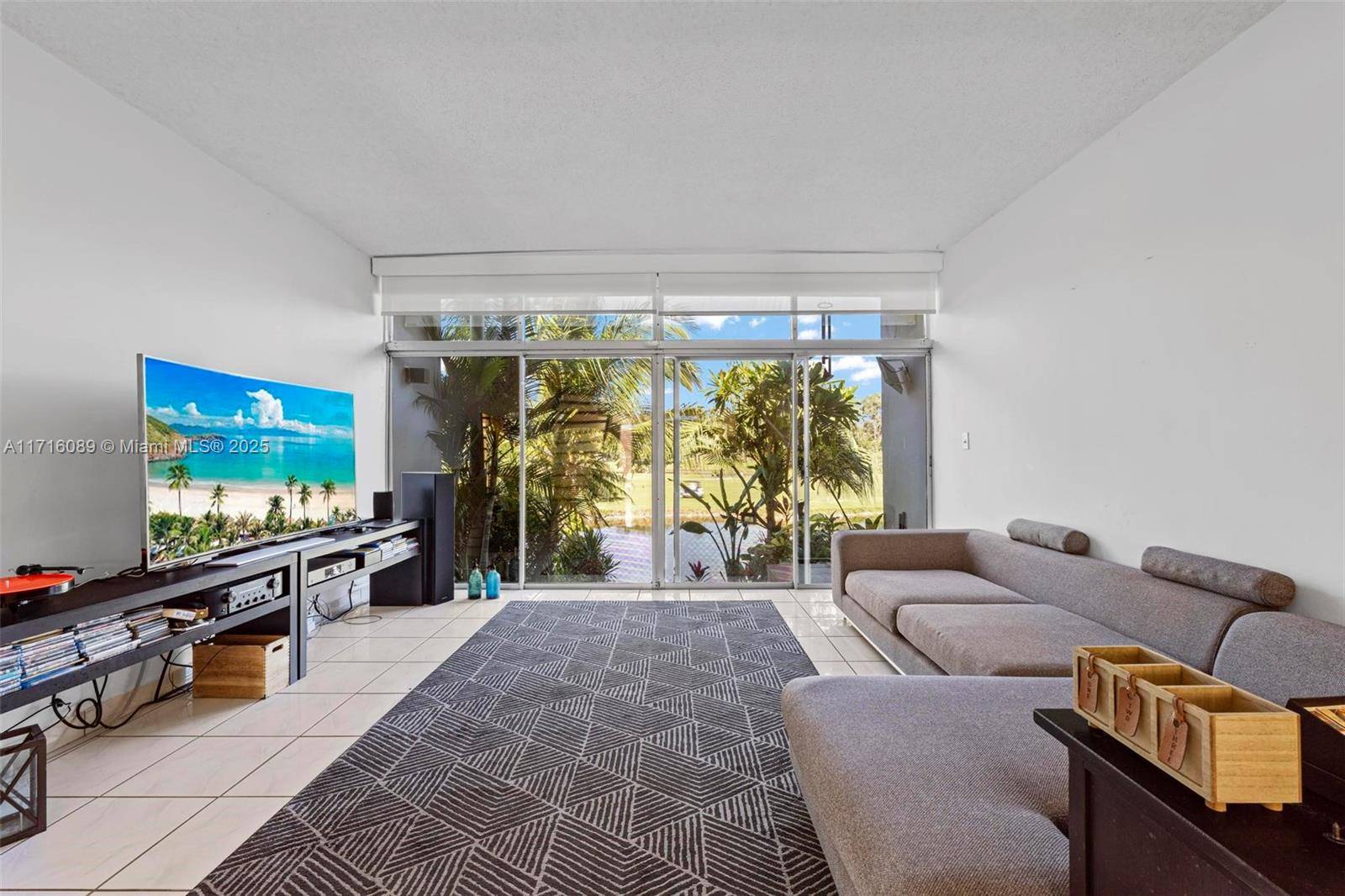 PRICE REDUCED ! This is the home you have been waiting for you !