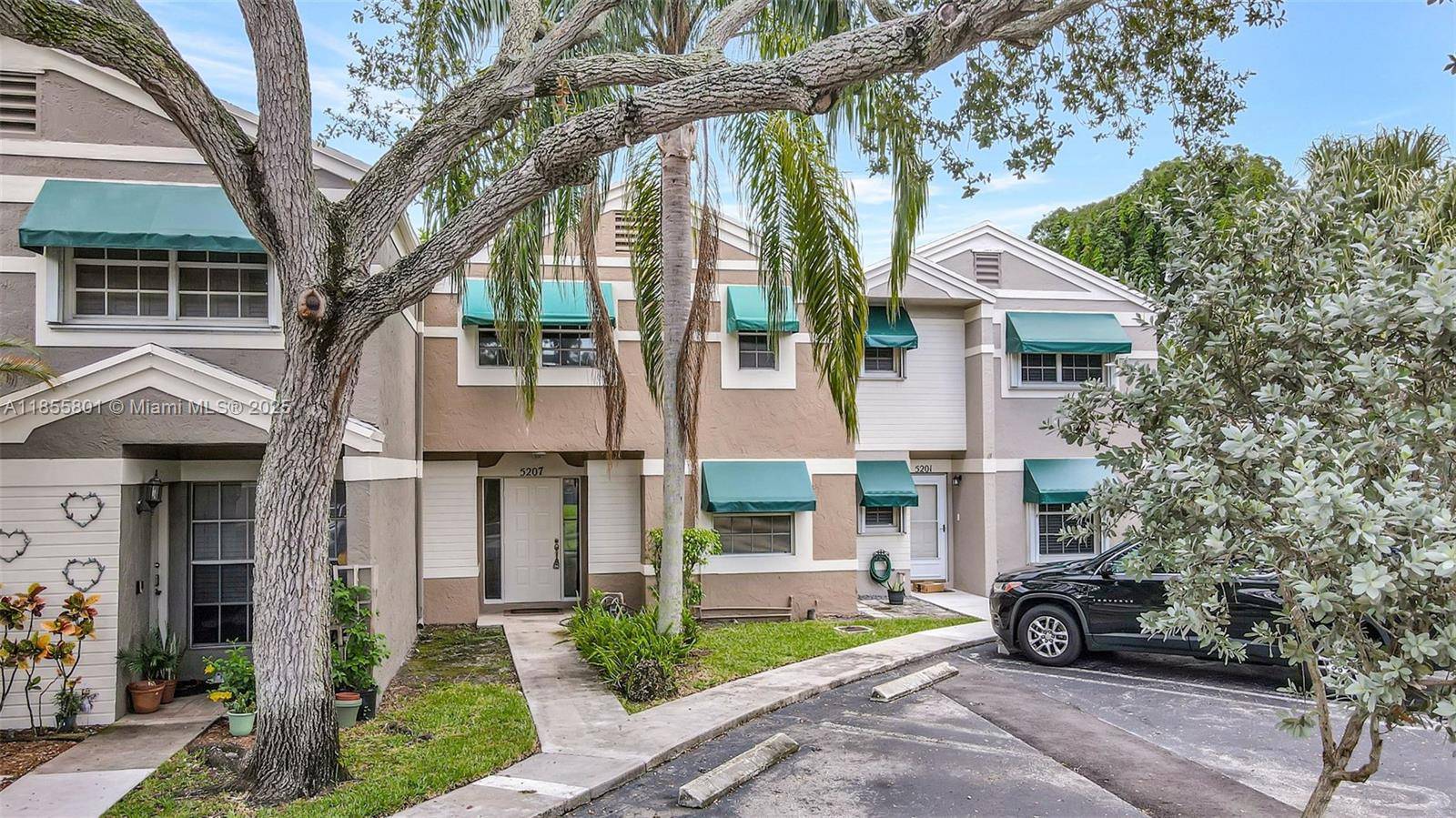 RARE MODEL AVAILABLE AT FLAMINGO LAKES !