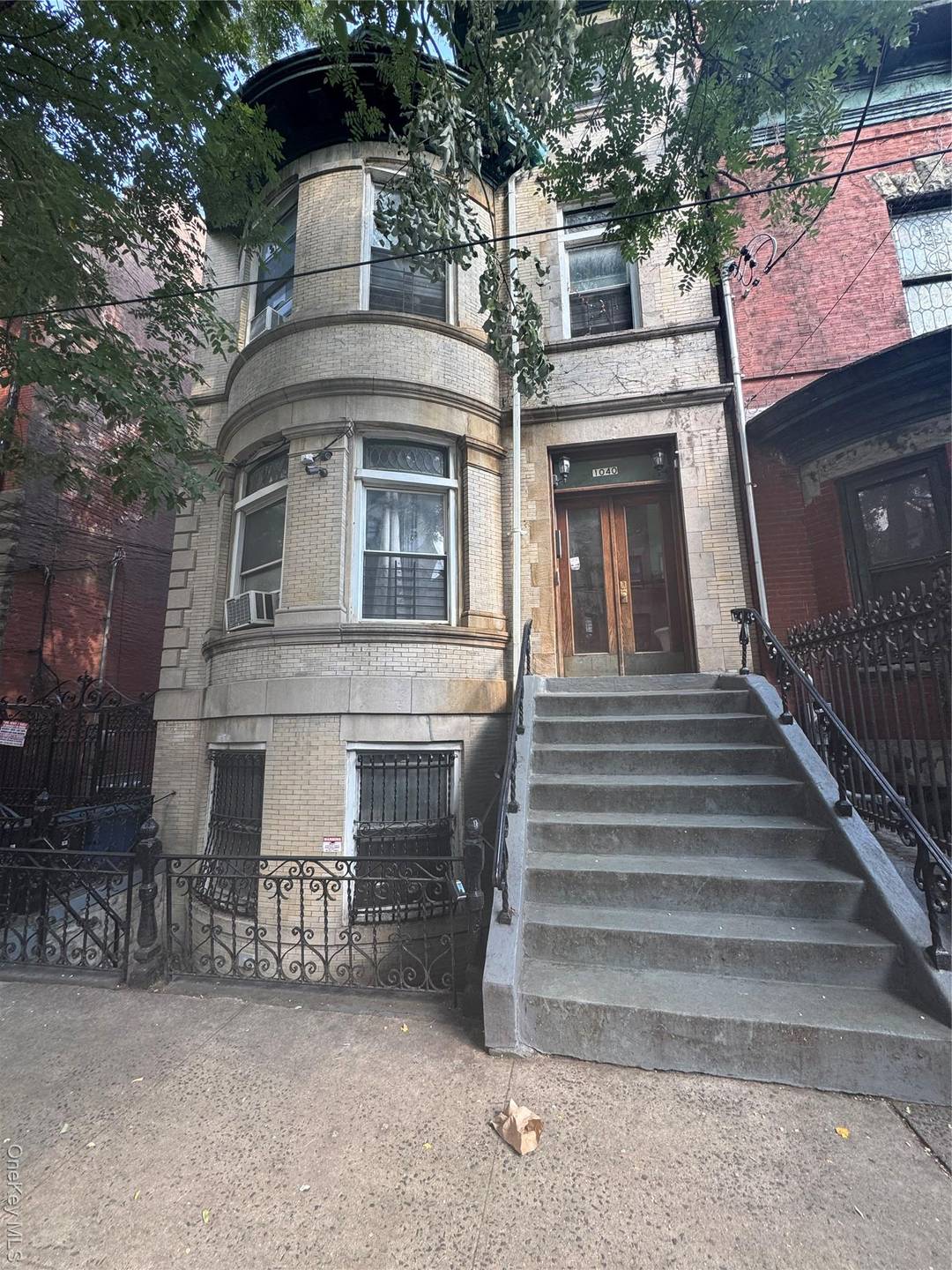 Beautiful brownstone building offering a rare investment or end user opportunity !