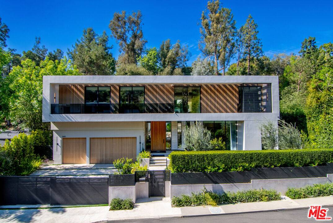 2641   Hutton Dr 5BR Beverly Hills Post Office | B.H.P.O. La