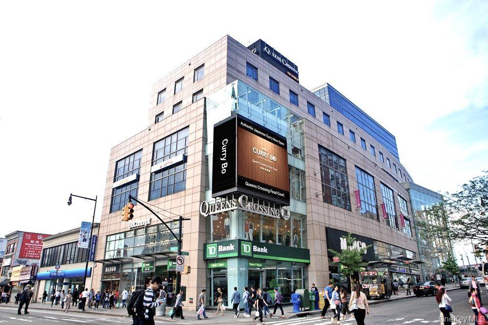 A well professional office at Queens Crossing 9rd FL, the landmark building located at a highly visible corner of the busy Main Street in Flushing.
