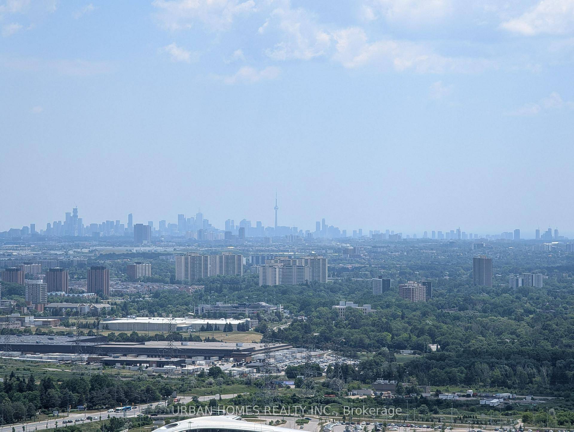 Experience luxury living in this brand new 1 bedroom plus den condo perched on the 47th floor, showcasing stunning panoramic views in the dynamic core of Vaughan.