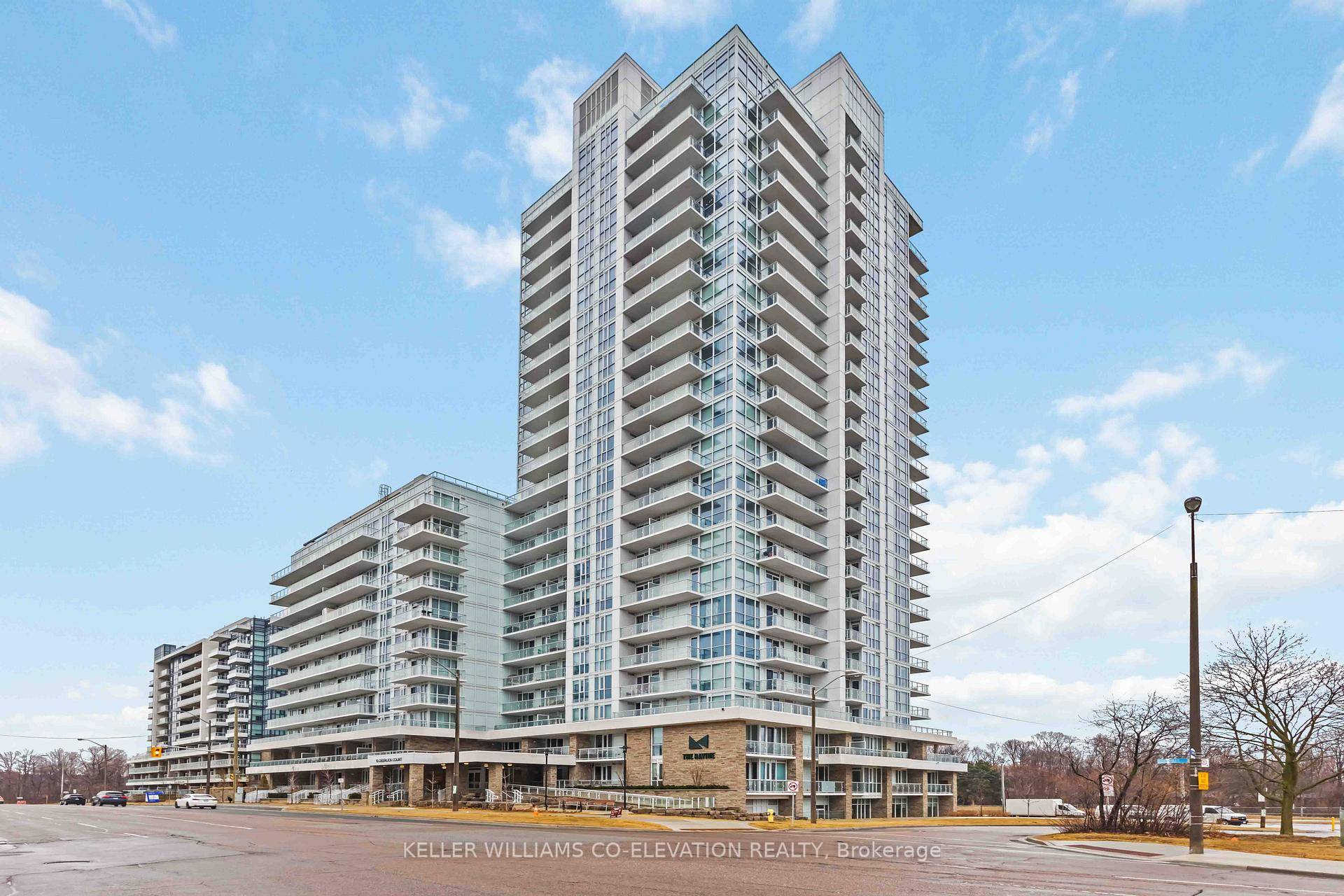 Stunning condo for rent in a prime location !