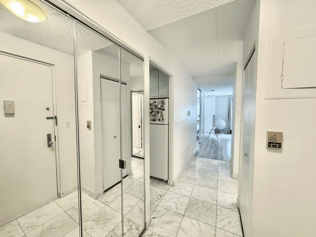 Luxury Soundings Mid rise Elevator building !