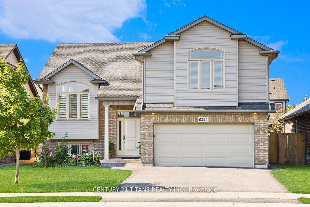 Excellent Neighborhood, This beautiful Bungalow Loft home offering over 2400 SQFT of living space, all finished by the builder.