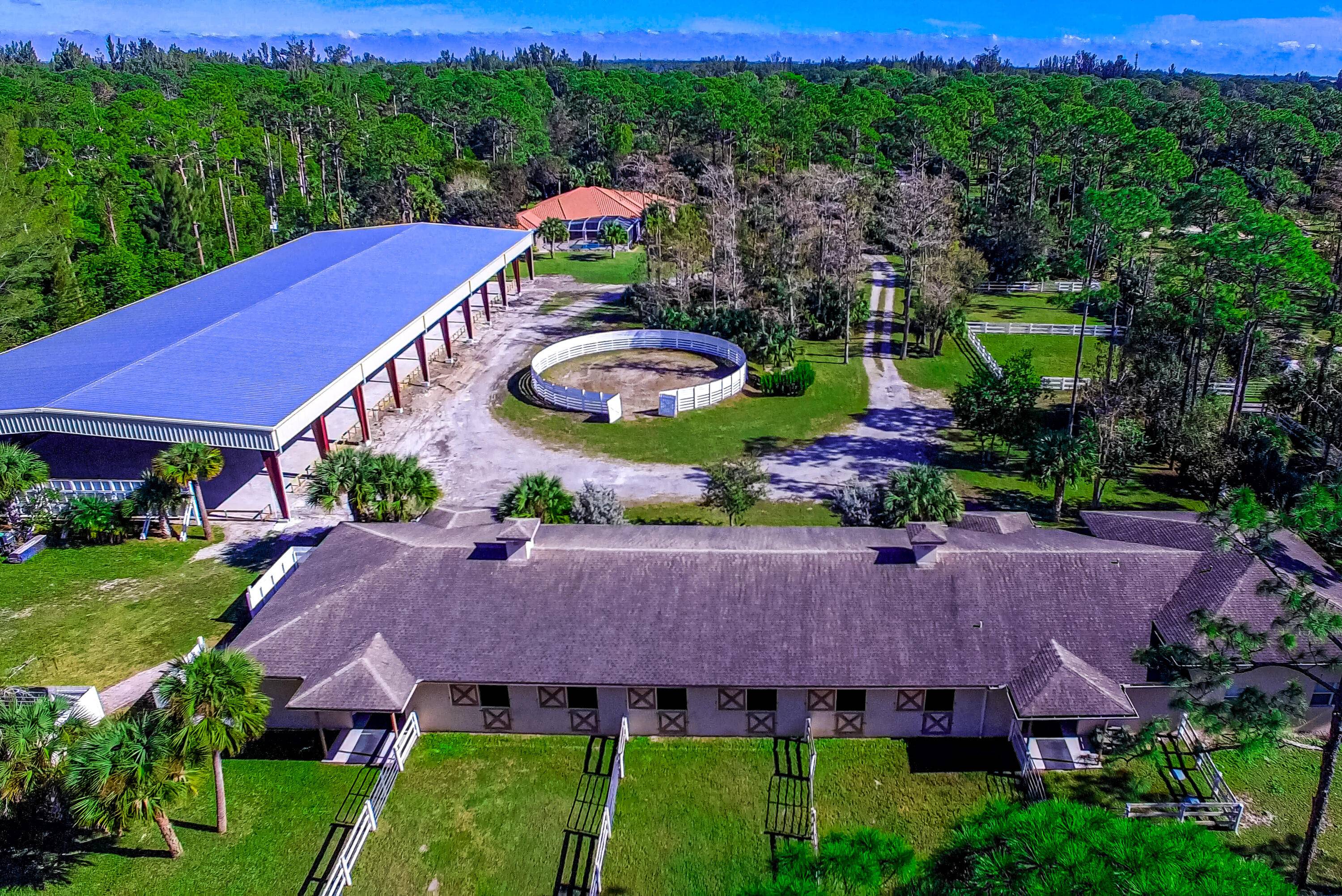 TURNKEY TRAINING FACILITY WITH BRAND NEW COVERED ARENA with GGT FOOTING !