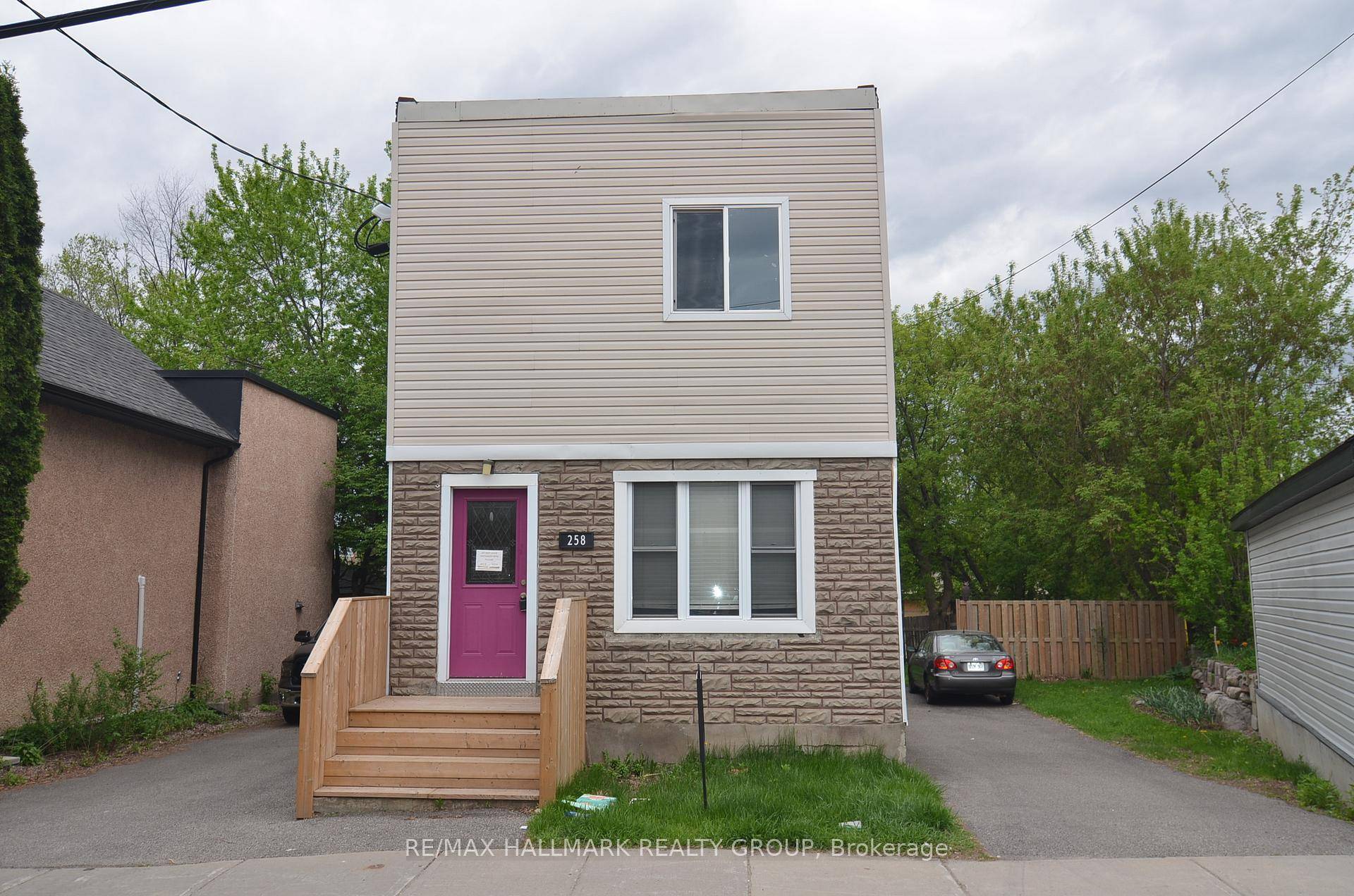 Investor Alert ! Turnkey Duplex with Huge Lot Ideal for Mortgage Helper or Future Development.