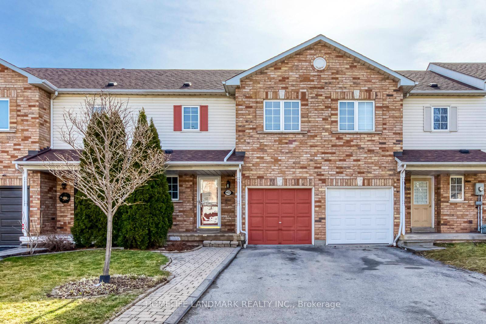 Beautiful Freehold 3 Bedrooms, 2.