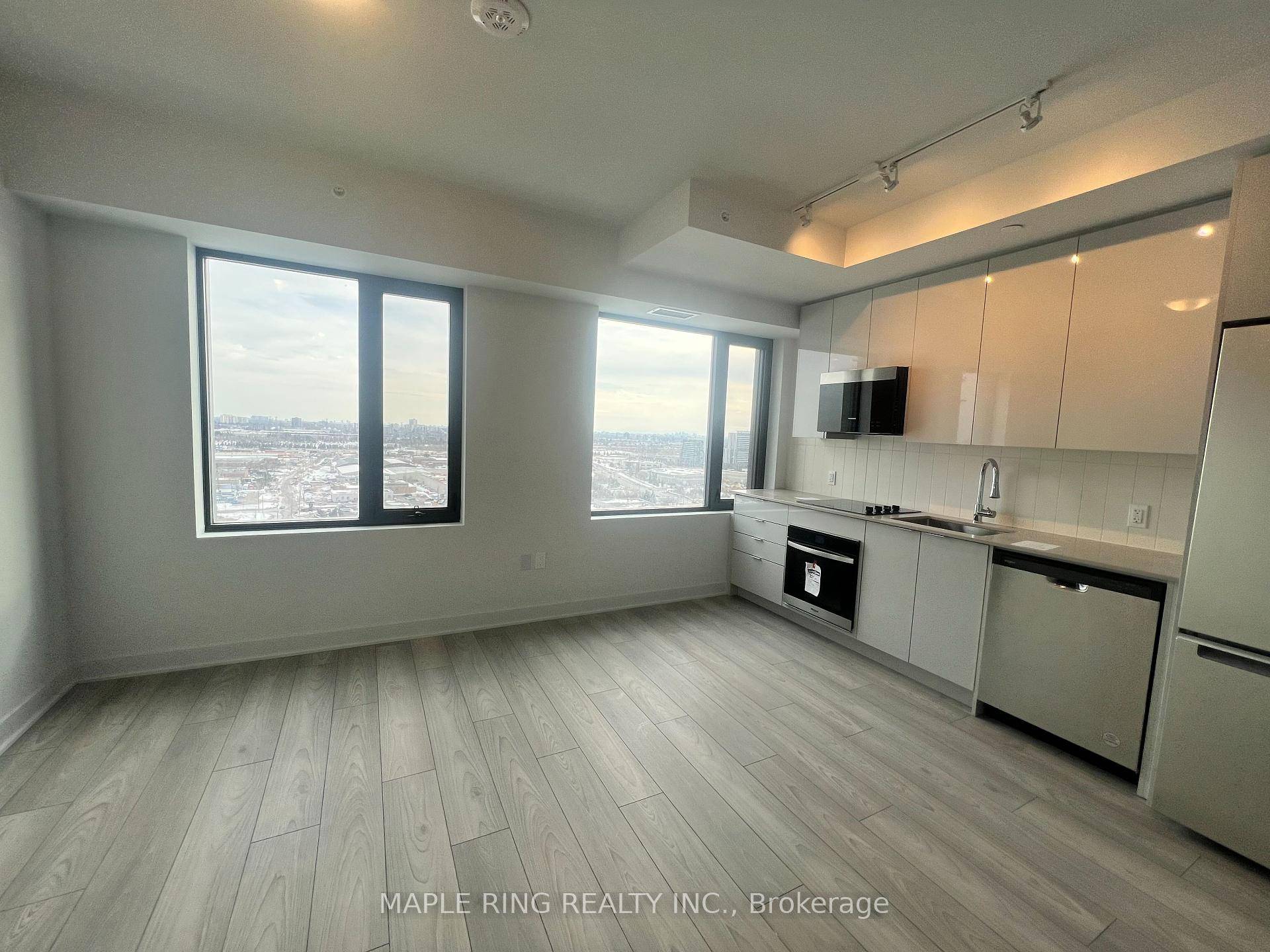 Welcome To CG Tower ! Gorgeous and Bright 1 Bedroom 1 Washroom Condo.