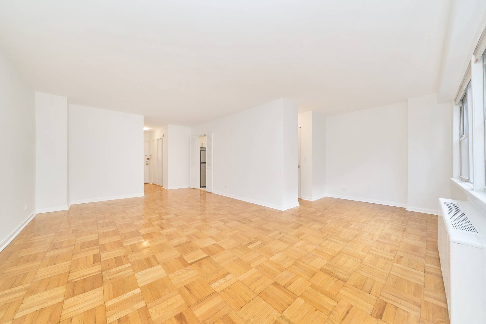 ALCOVE STUDIO PRIME MURRAY HILL THE WARREN HOUSEAPARTMENT FEATURES Large Alcove StudioBright amp ; AiryNorthern ExposurePrivate Kitchen w DishwasherWall of WindowsAbundant Closet SpaceWARREN HOUSE AMENITIES 24 Hour DoormanResident SuperLandscaped Roof ...