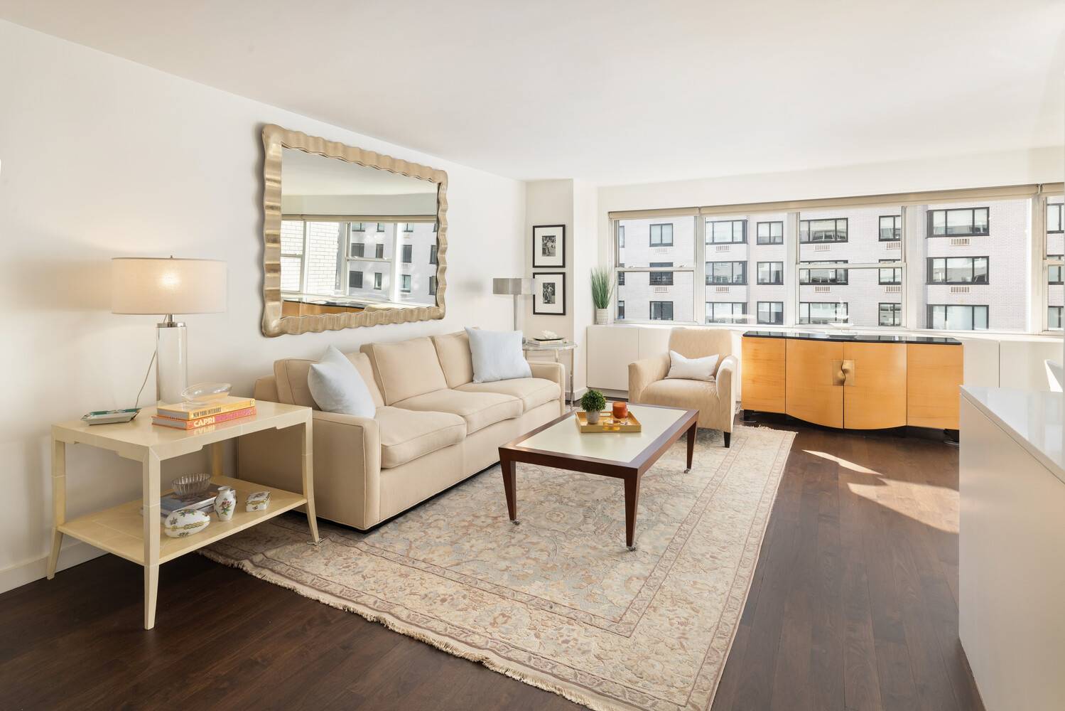 Discover this move in ready impeccably renovated one bedroom, one bathroom Junior 4 with dining L in 201 East 66th Street.